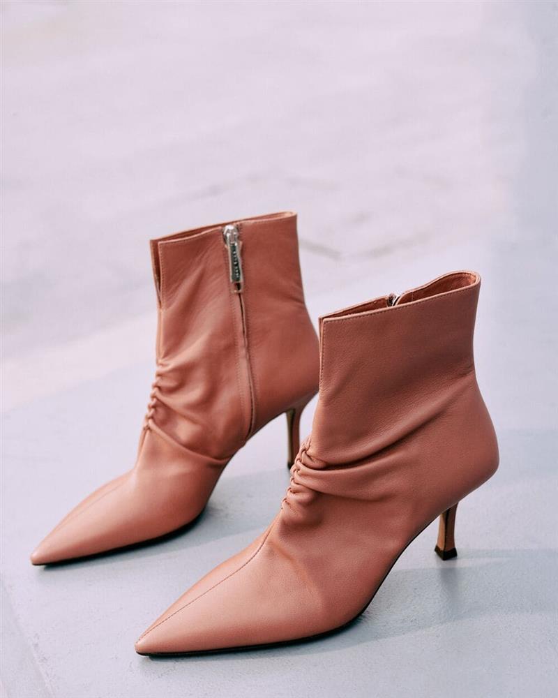 botine maro din piele naturala